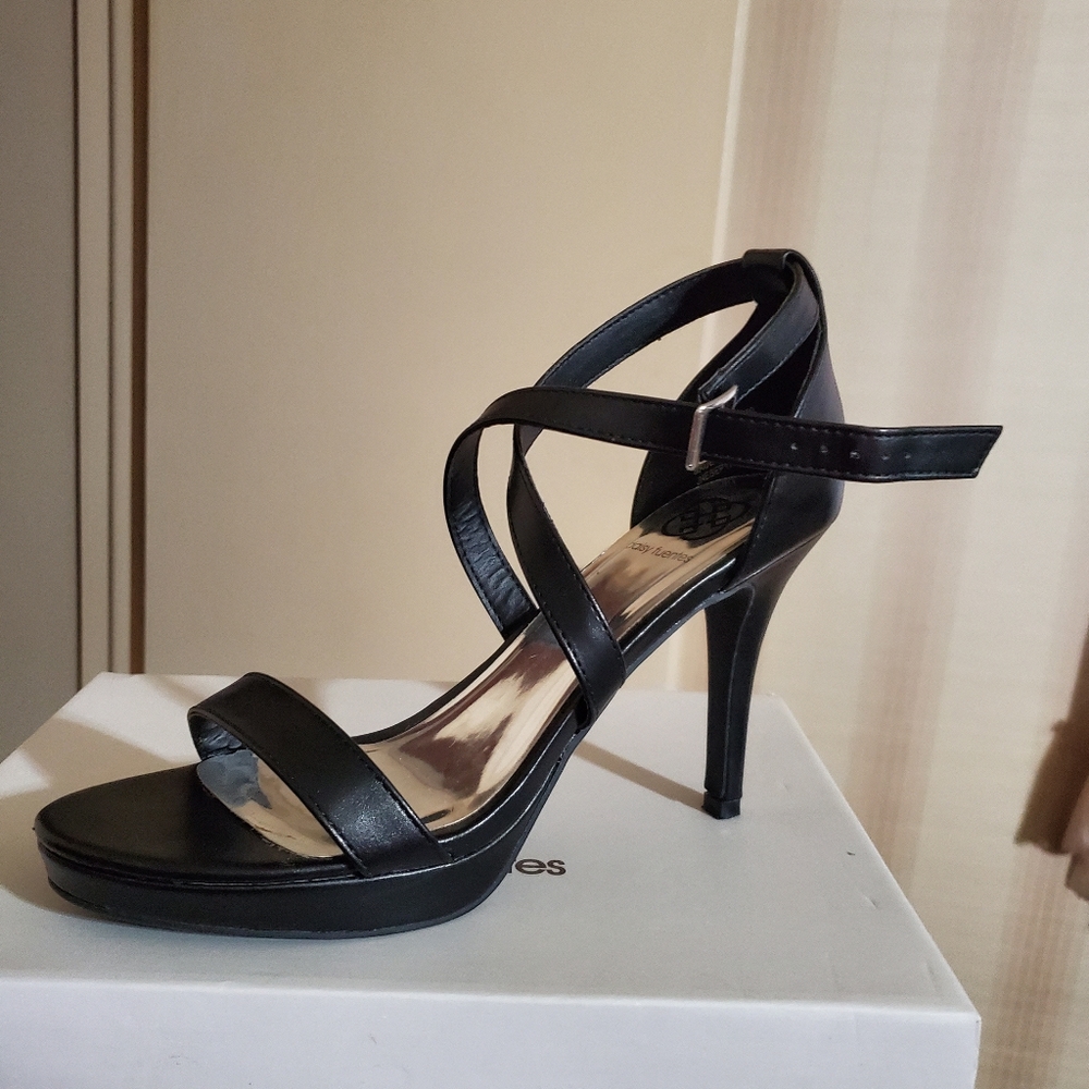 Daisy Fuentes Black Heels